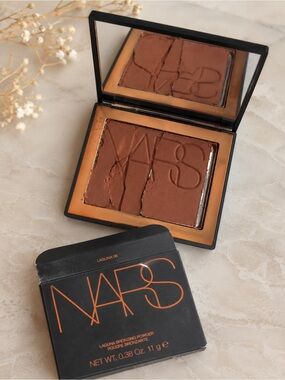 NEW NEVER USED BUT DAMAGED - NARS BRONZING POWDER LAGUNA SHADE